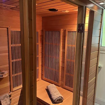 La Piscine Ferienhaus Lacaugne